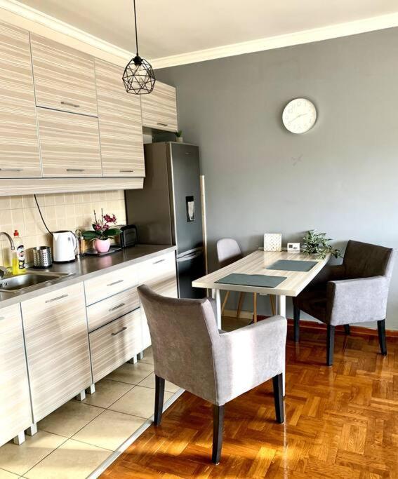 Sunkissed Apartment เบลเกรด ภายนอก รูปภาพ